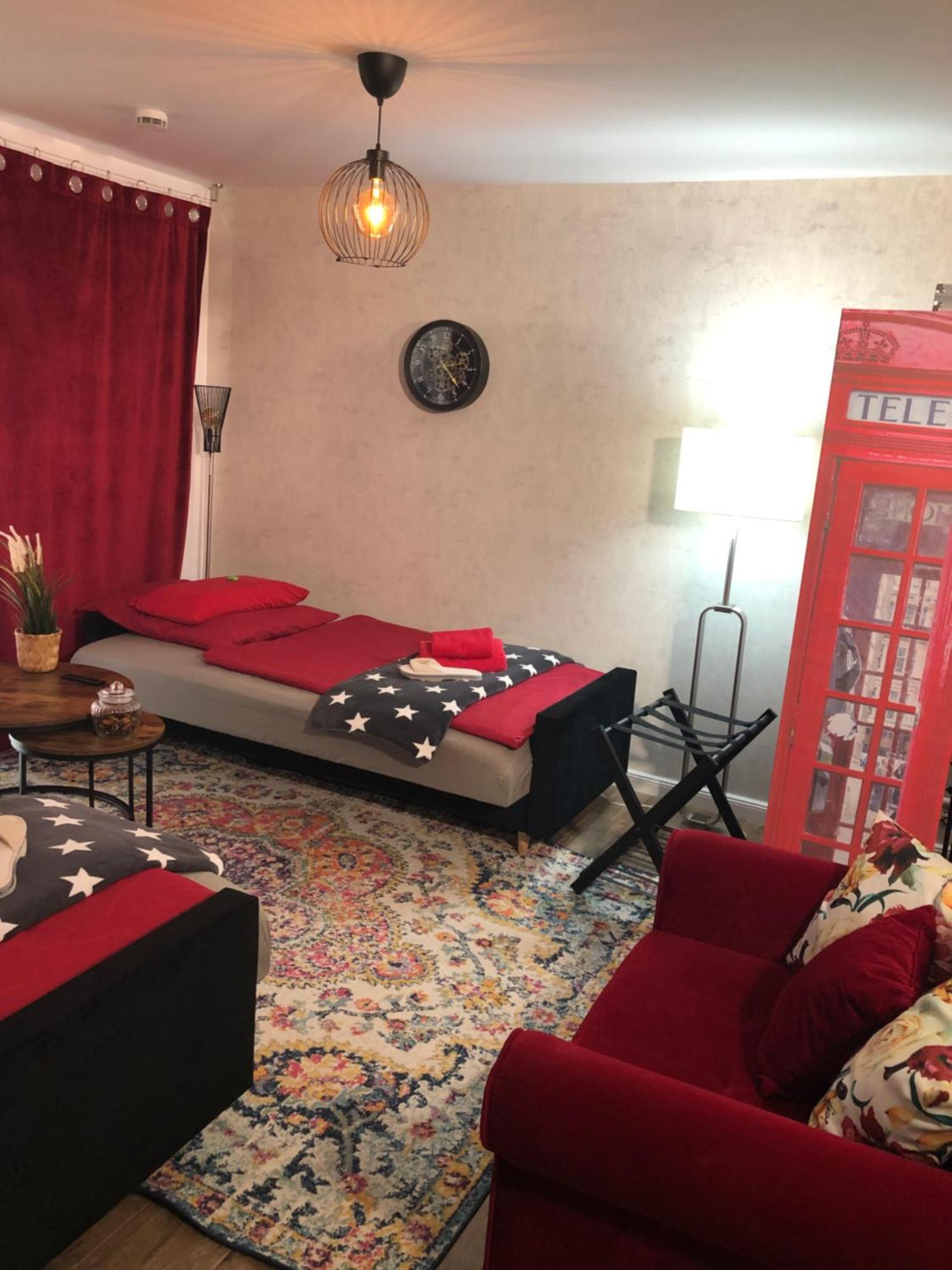 Stylisches Maybach Appartement Mit Terrasse Fuer 5 Personen, 5 Betten, Grosse Kochinsel, Homeoffice Mit 250Mbit Wlan Aidlingen Exterior photo